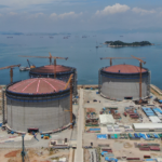 Roof of LNG Tank 3 in Huizhou successfully lifted
